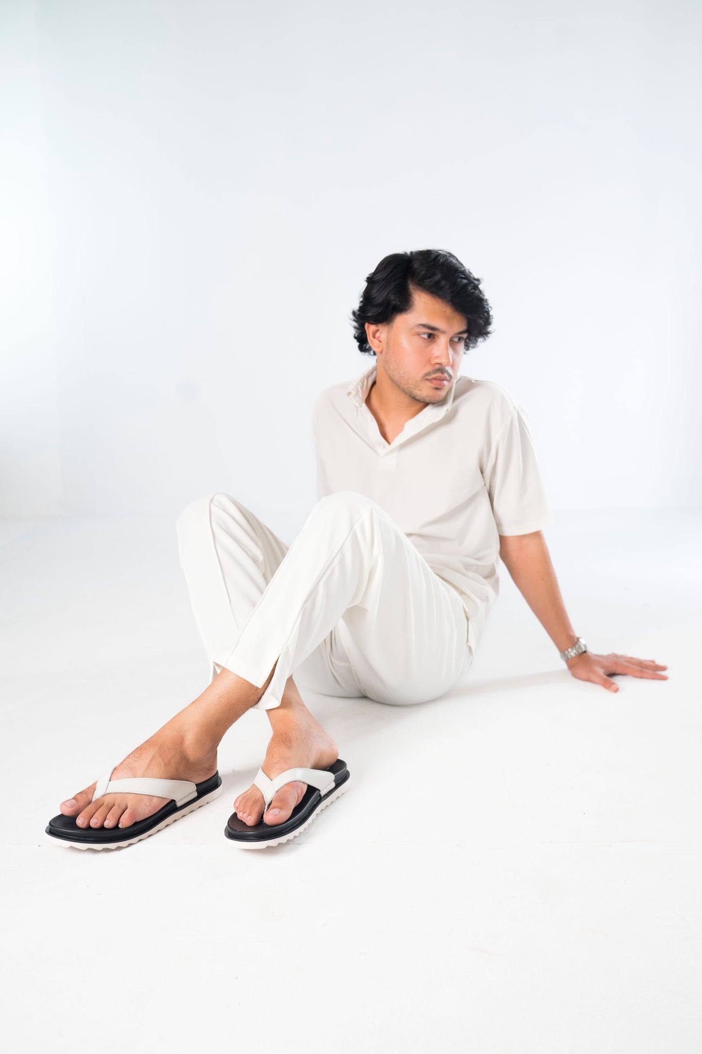 Zuqo Regal  Series : White