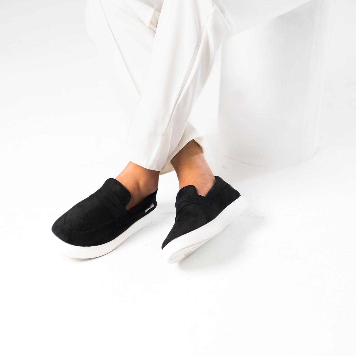 Zuqo Mens Sneaker  Active - Suede Black