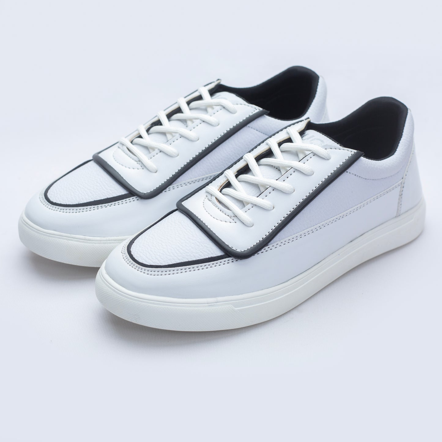 Sneaker - White Panda
