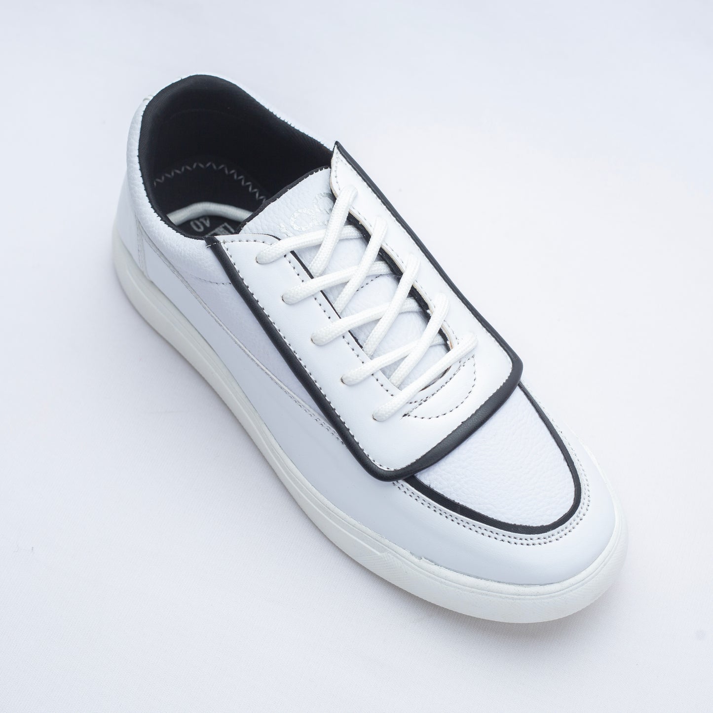 Sneaker - White Panda