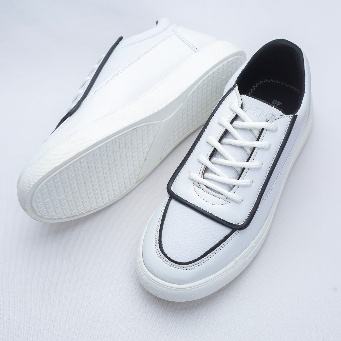 Sneaker - White Panda