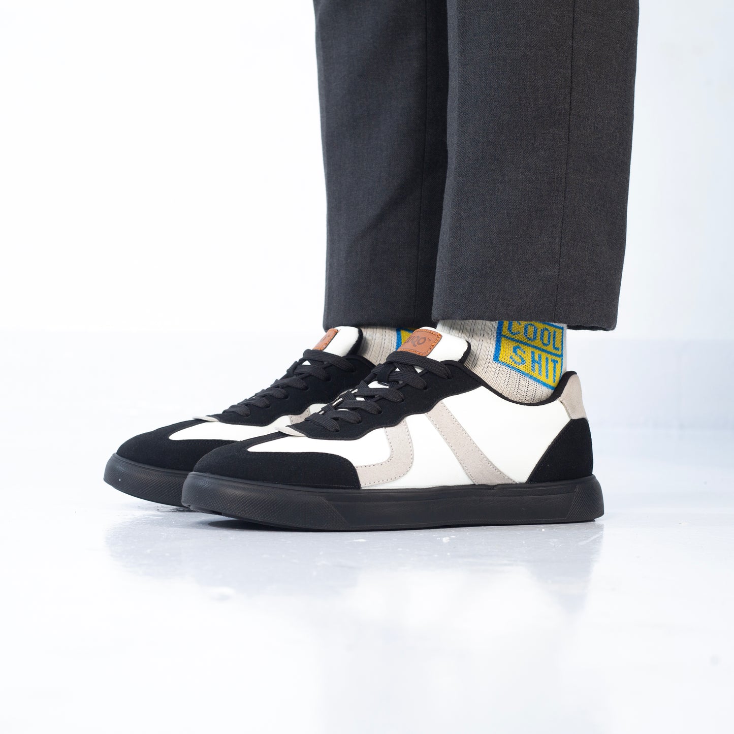Zuqo Men's Sneaker : Prime White Black