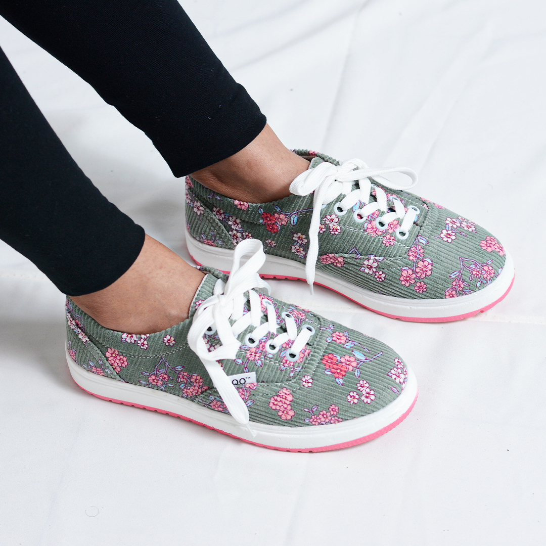 Female Sneaker - Red Rose