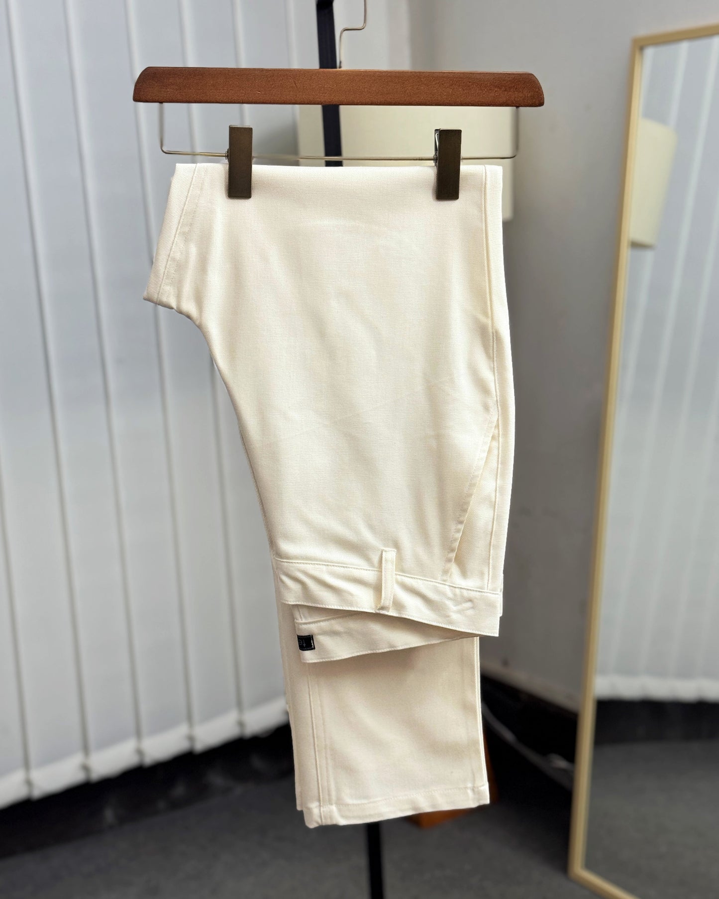 Straight Cut Chinos| Offwhite