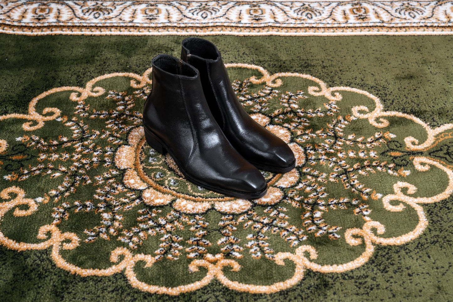 Verona Milano Cuban Heel Chelsea Boot – Black