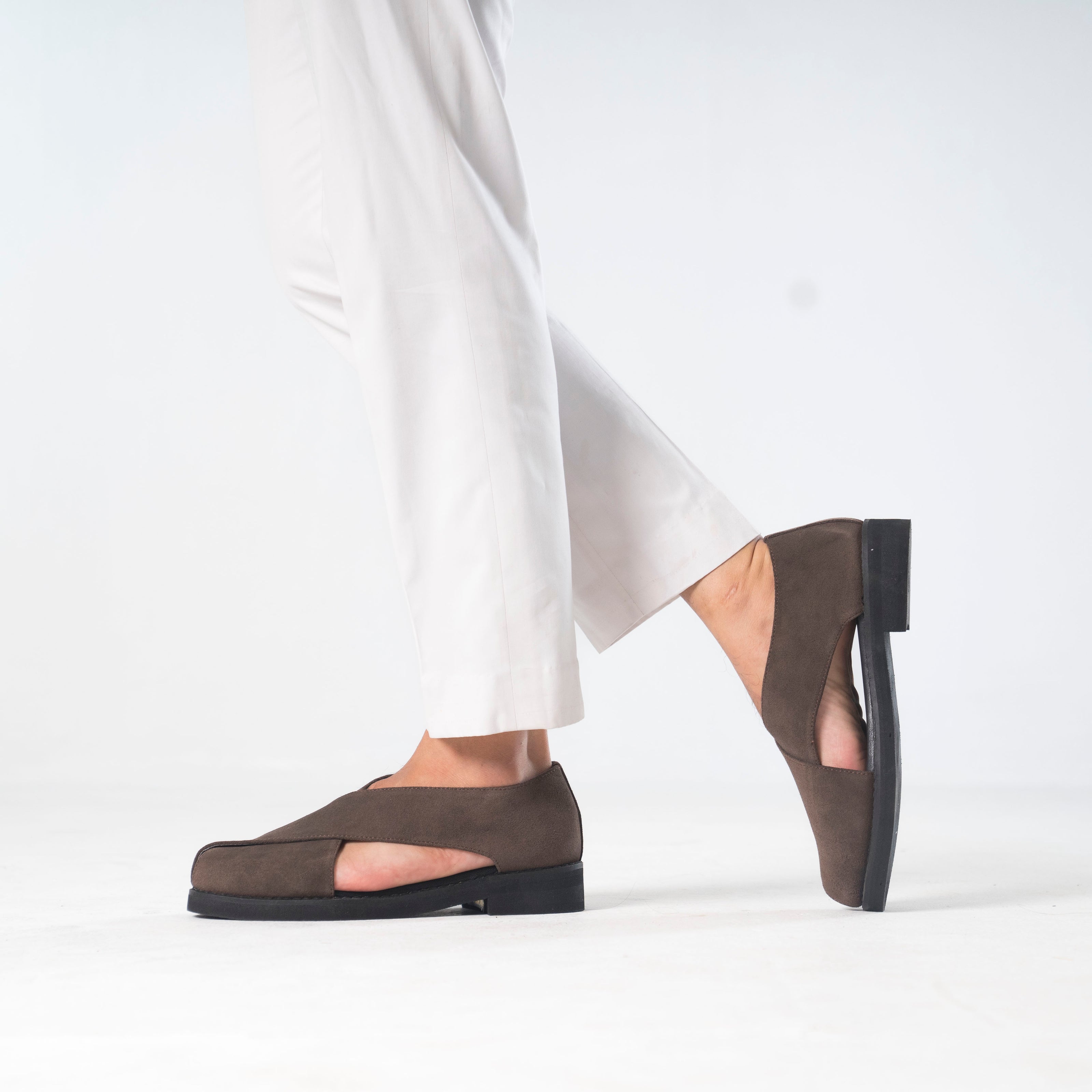 Zuqo Nizam - Taupe Grey