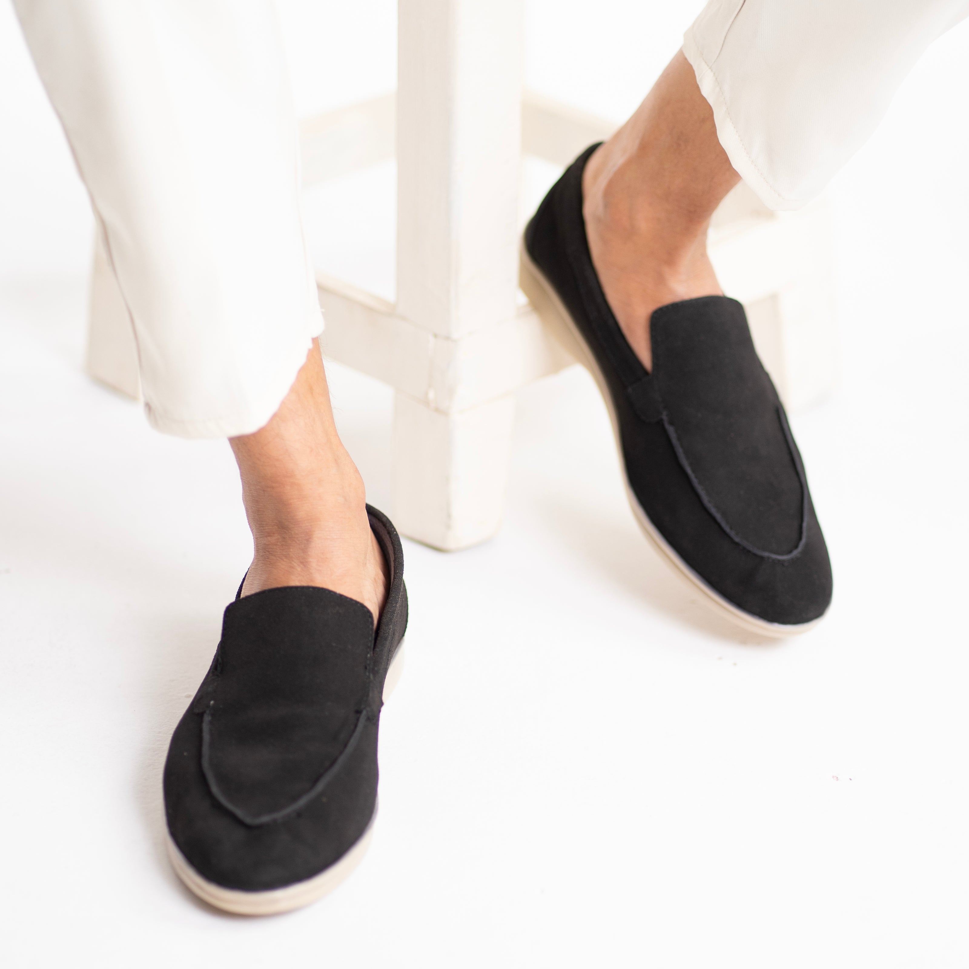 Zuqo Old Money Loafer   - Suede Black