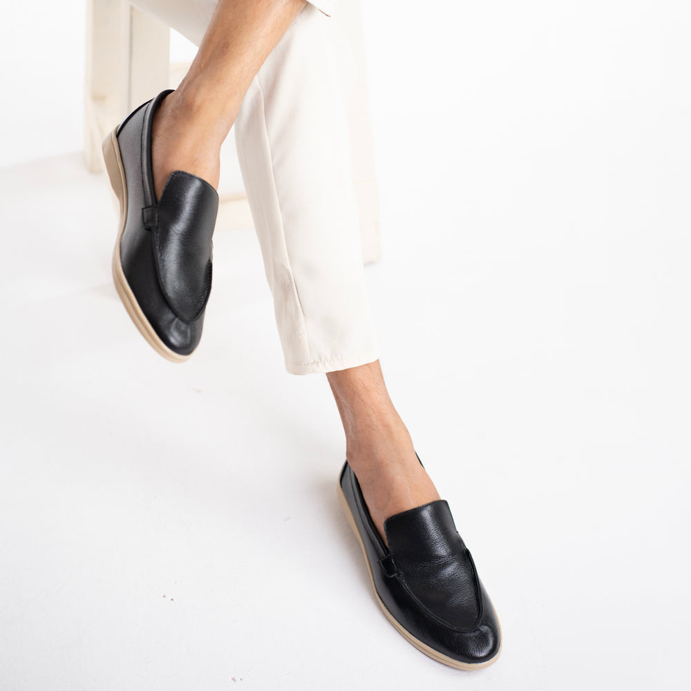 Verona  Old Money Loafer   - Black