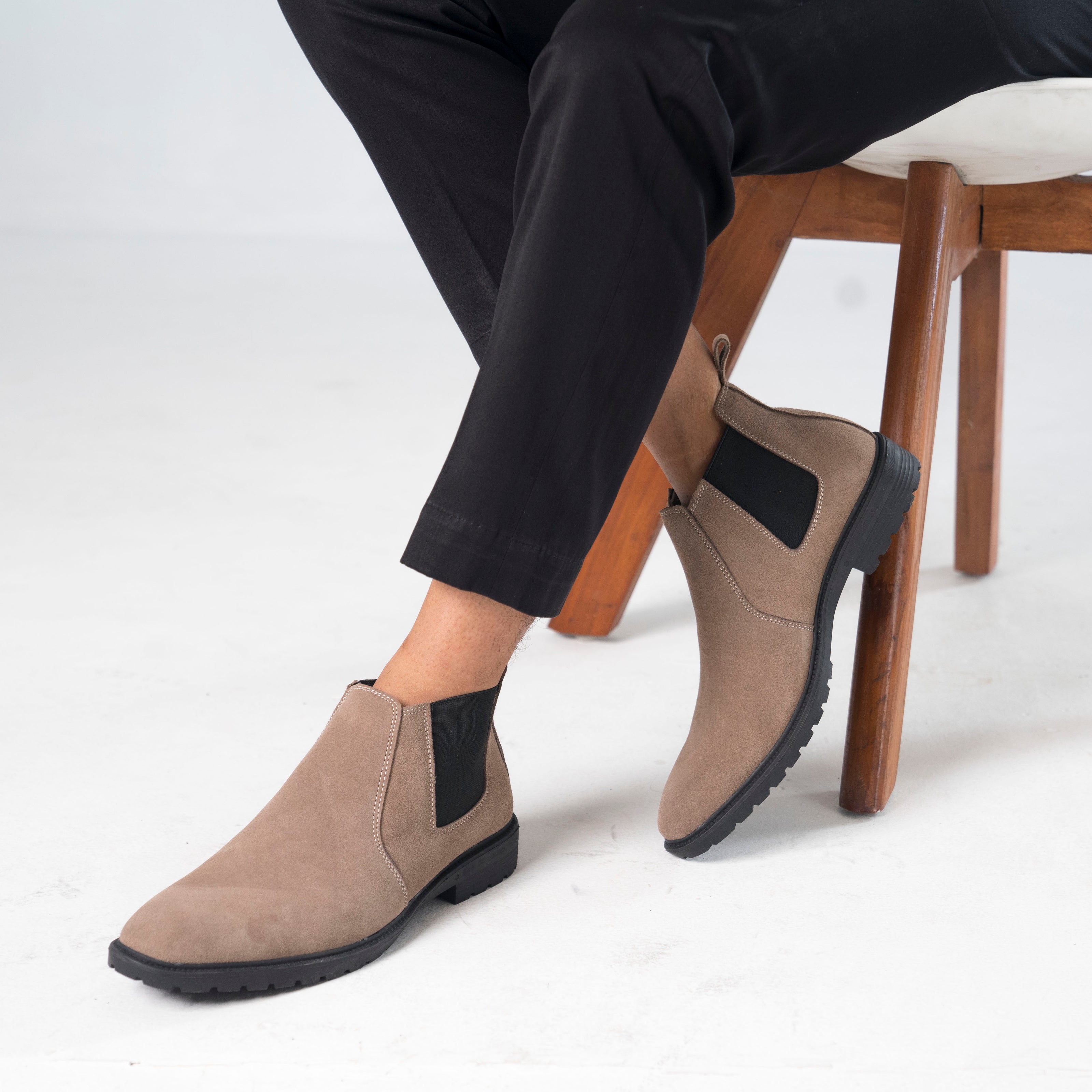 Zuqo Mens Chelsea Boot   -  Taupe Beige