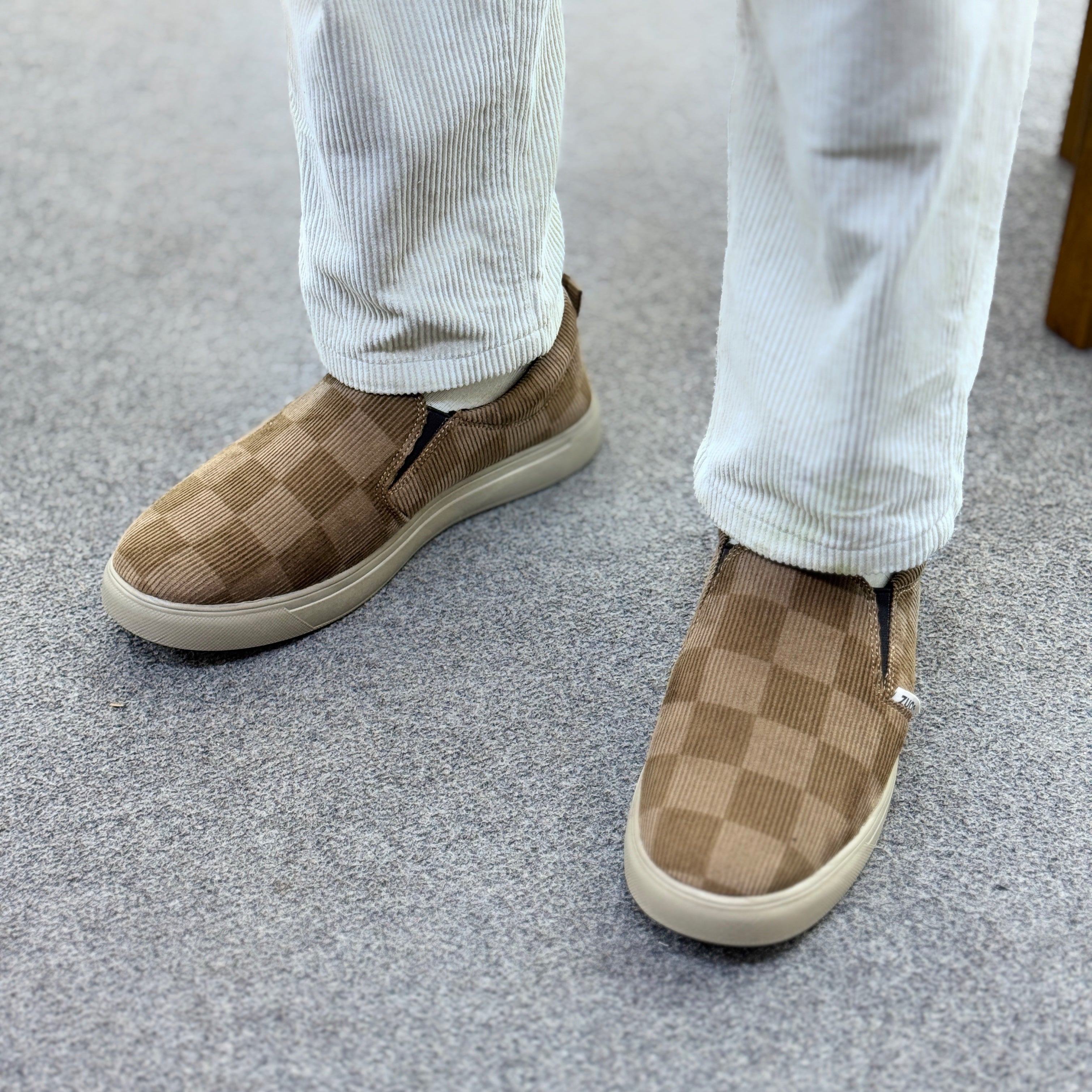 Zuqo Men's Sneaker  - Chess  Mocha