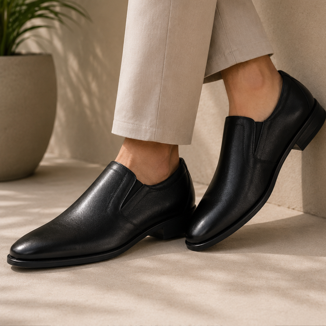 Zuqo  Men's Moccasin : Black