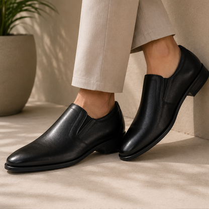 Zuqo  Men's Moccasin : Black