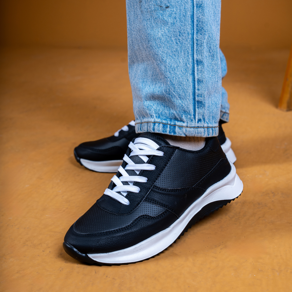 ZUQO Urban Solid Black men’s sneaker product image