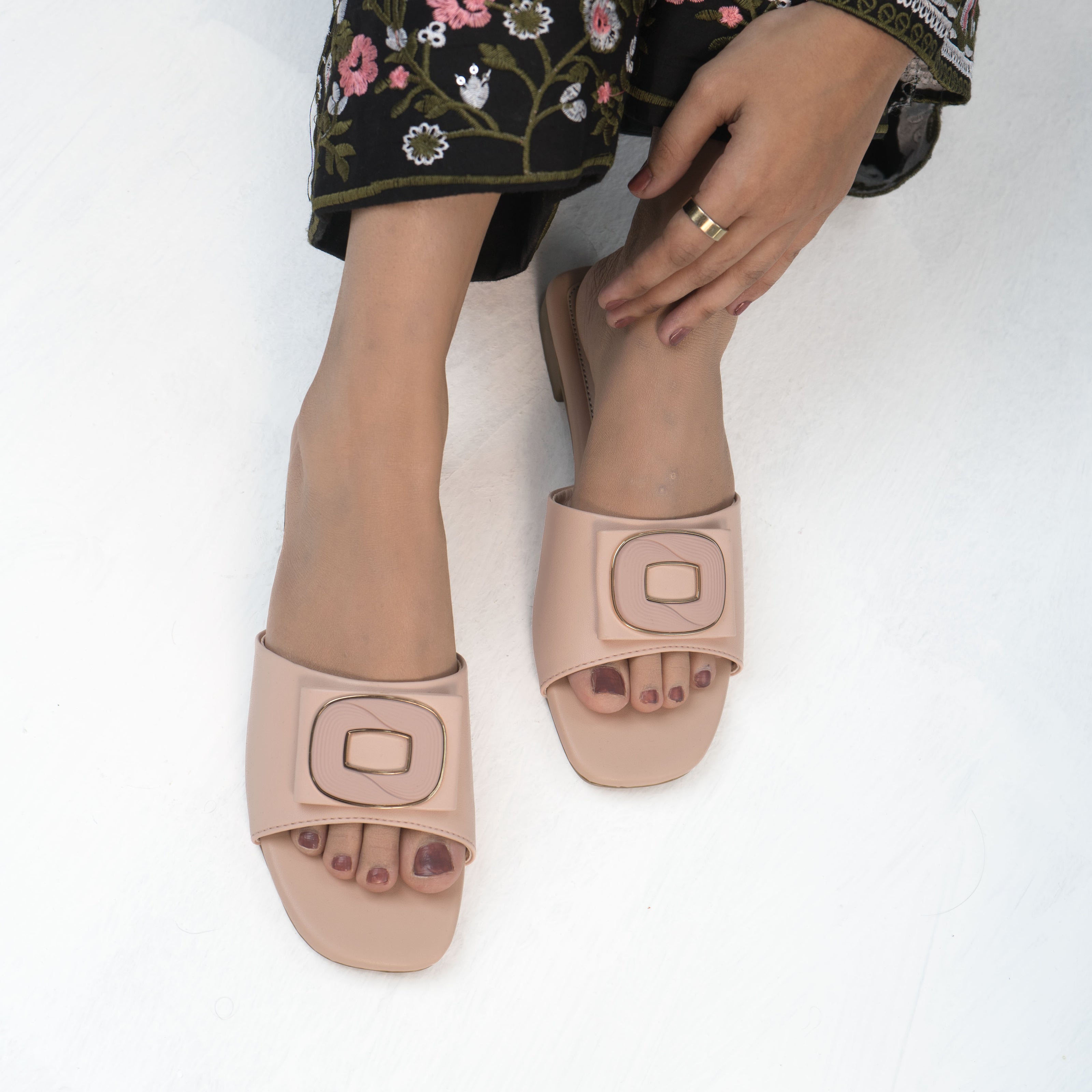 Zazla Women’s Flats:  Zuqo Muse Pink