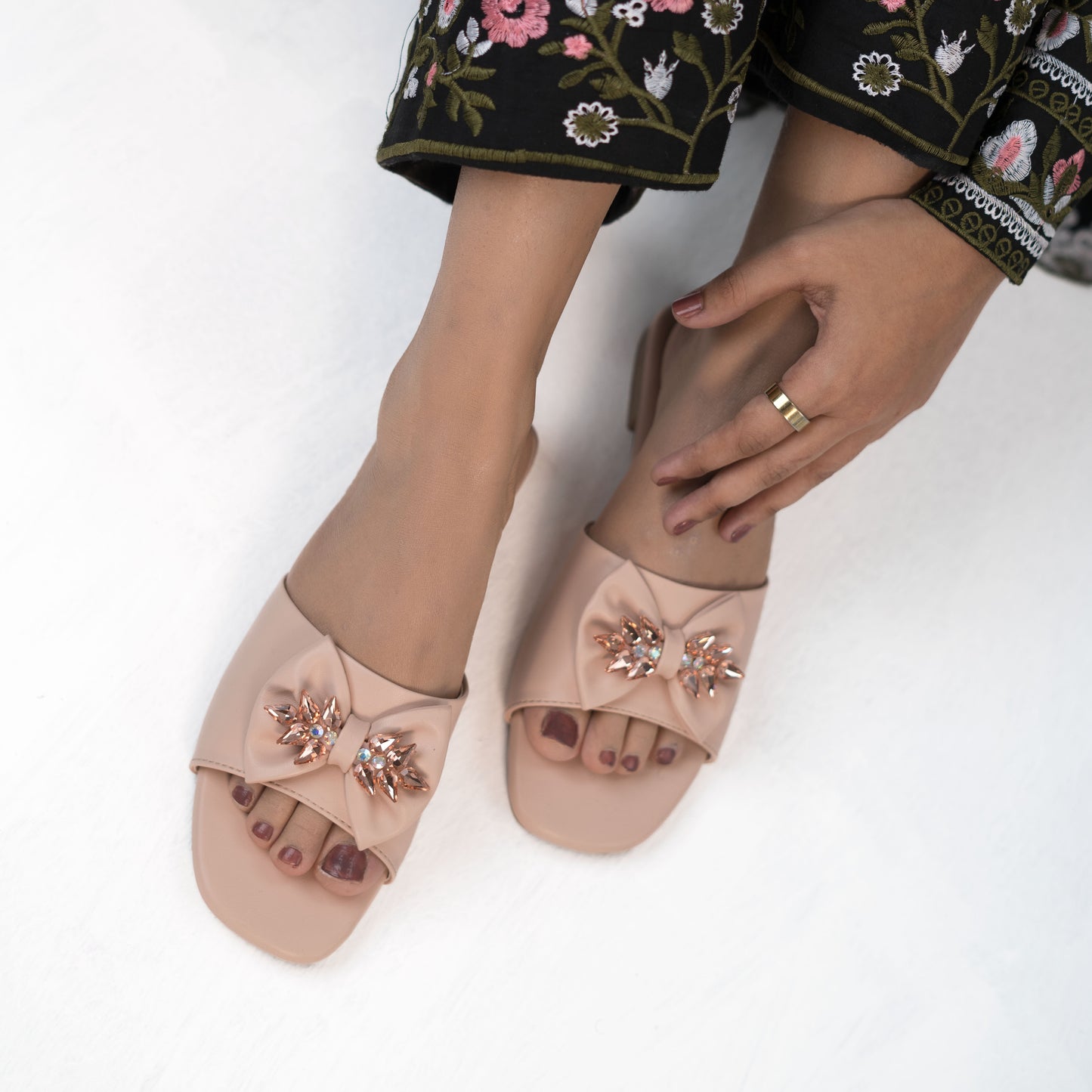 Zazla Women’s Flats :  Cristal Pink