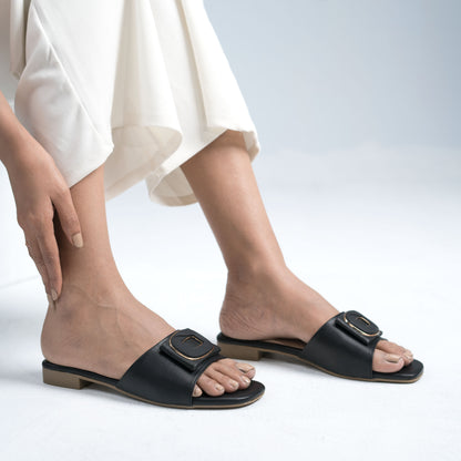 Zazla Women’s Flats :  Zuqo Muse Black