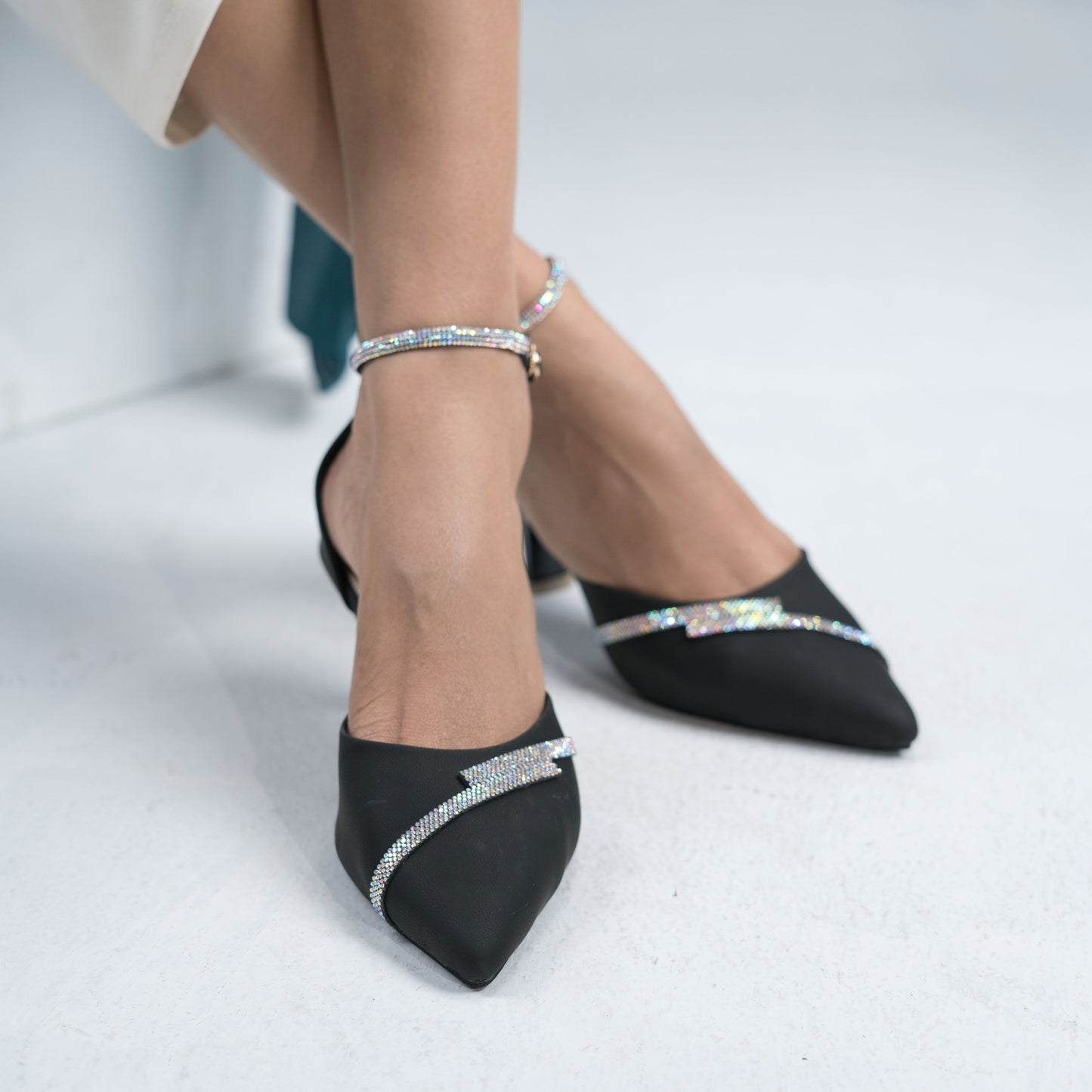 Zazla Women’s  Pumps : Black