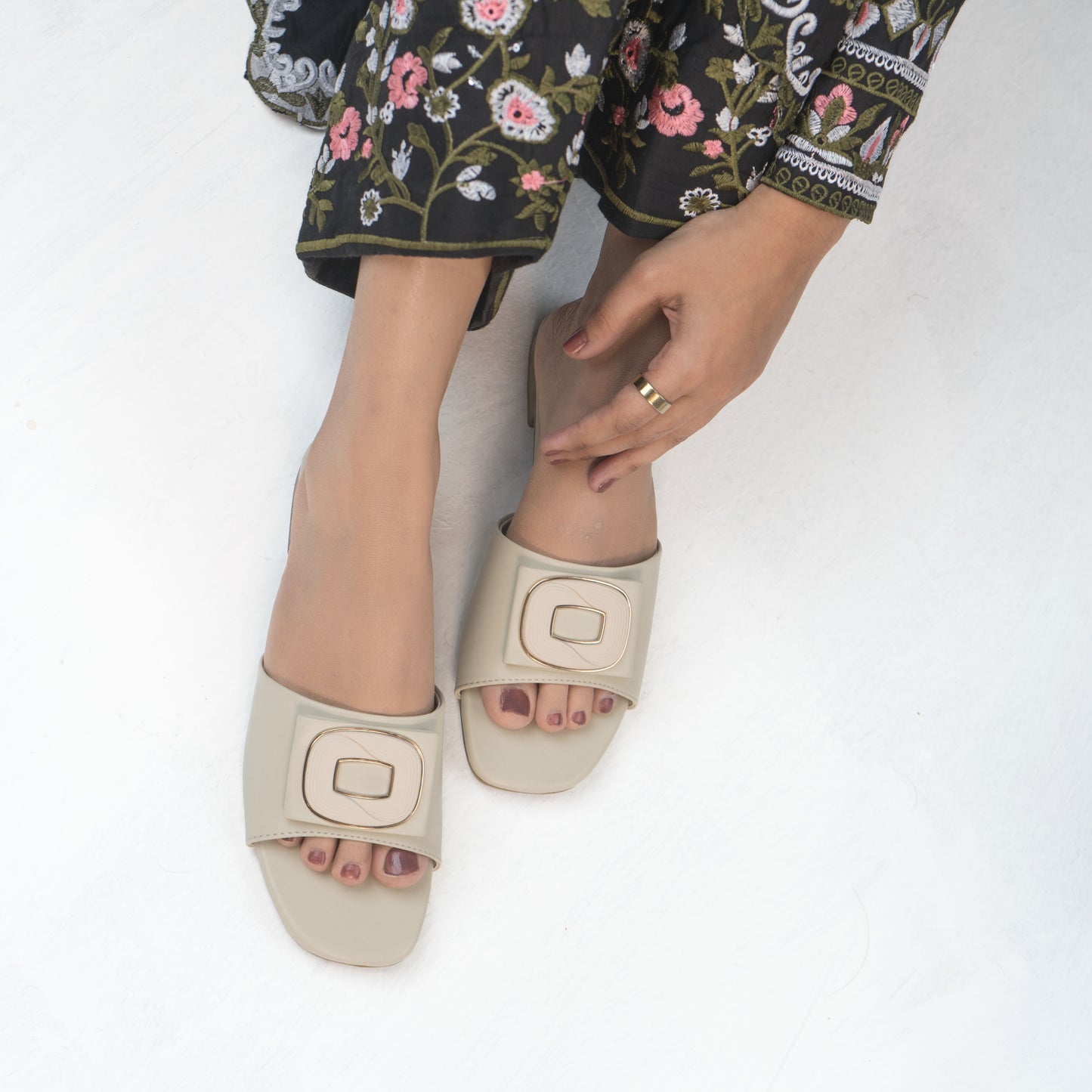 Zazla Women’s Flats - Zuqo Muse Tan